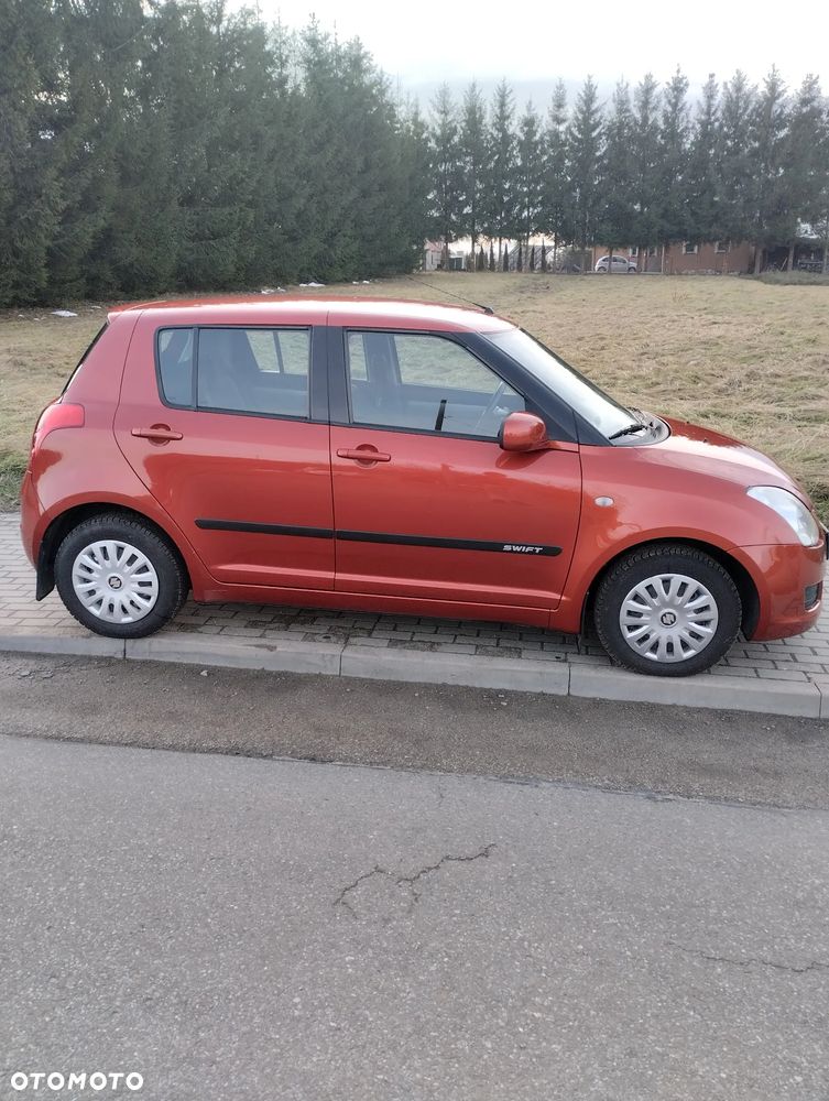 Suzuki Swift 1.3 Sakura - 2