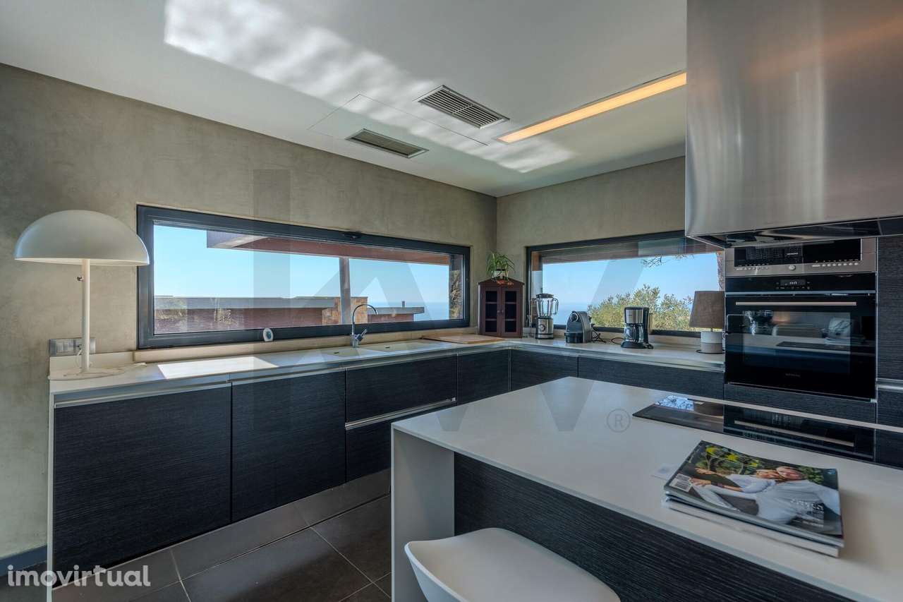 Moradia T4 de Luxo com Vista de Mar, Piscina e Jardim Amplo - Grande imagem: 4/53