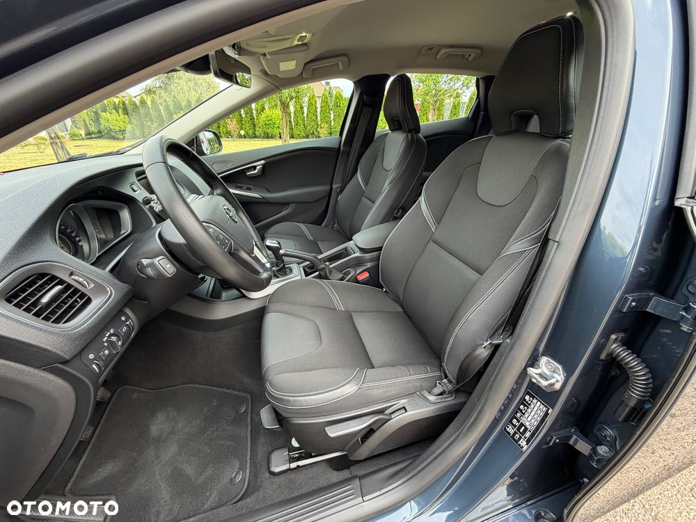 Volvo V40 D2 Momentum - 6
