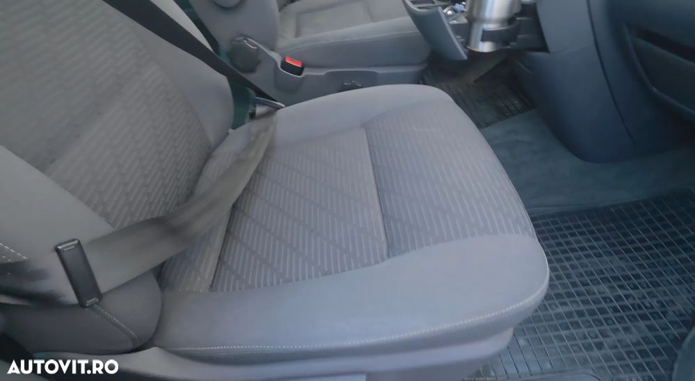 Volkswagen Caravelle - 5
