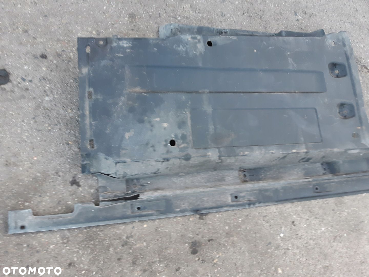 AUDI Q5 8R OSŁONA PŁYTA PODŁOGI PODWOZIA PRAWA 8R0825208B - 8