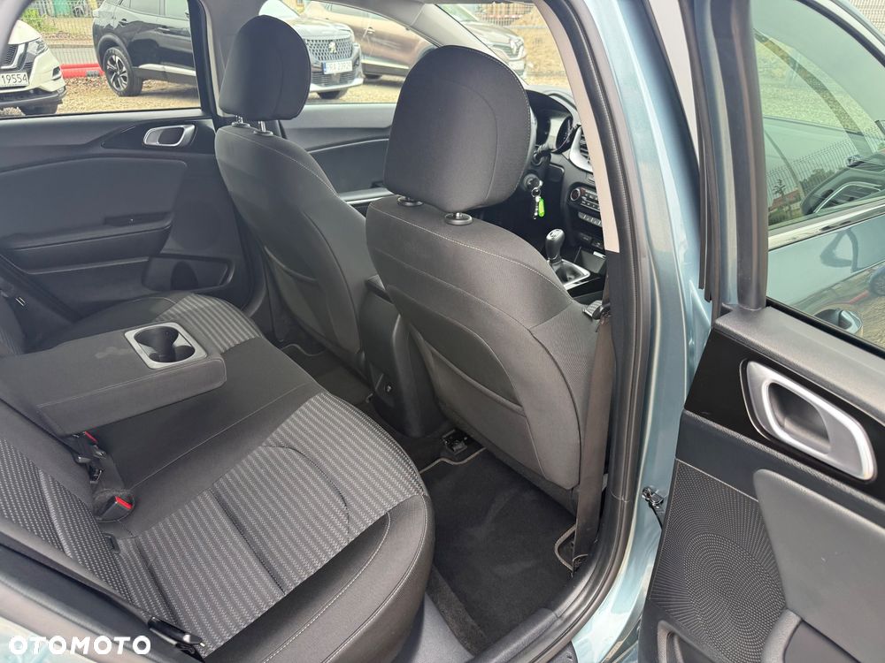 Kia Ceed 1.5 T-GDI L Business Line - 12