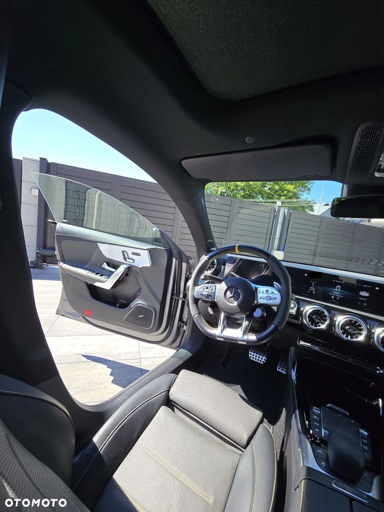 Mercedes-Benz CLA AMG 45 S 4-Matic+ 8G-DCT - 11