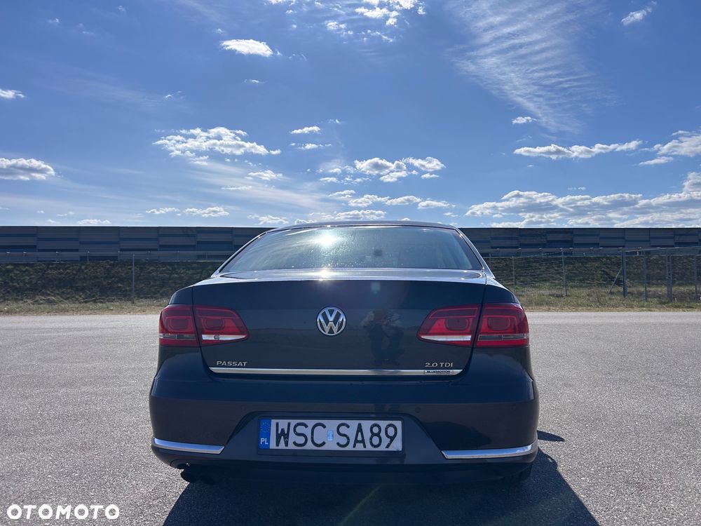 Volkswagen Passat - 9