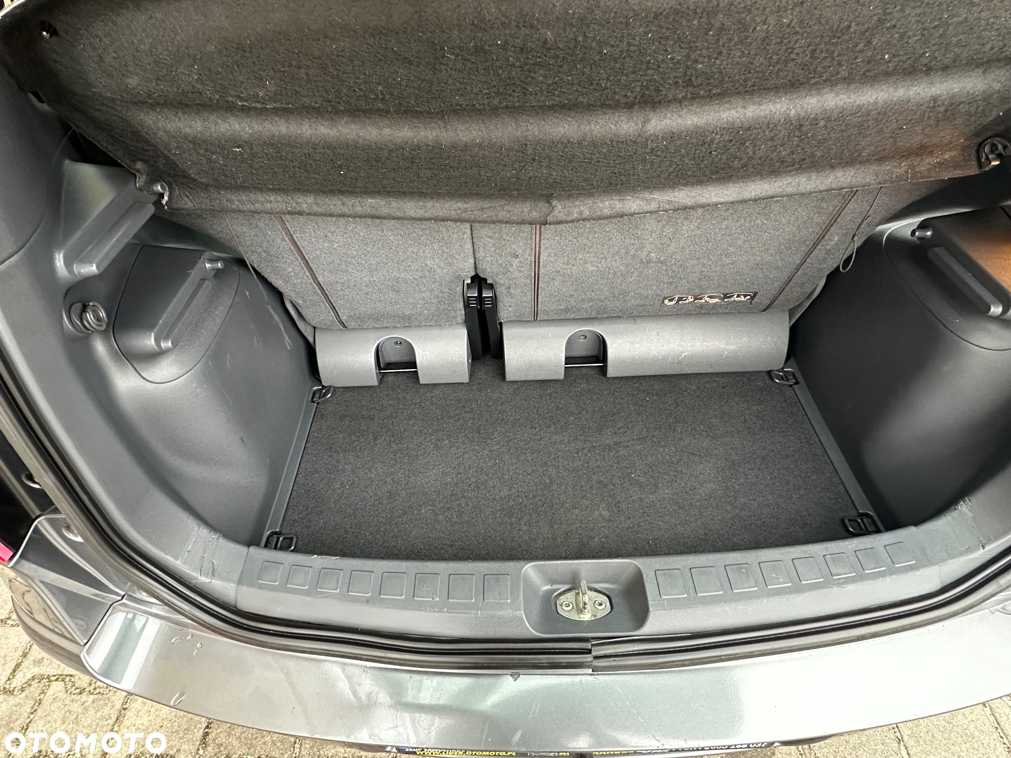 Mitsubishi Colt - 9
