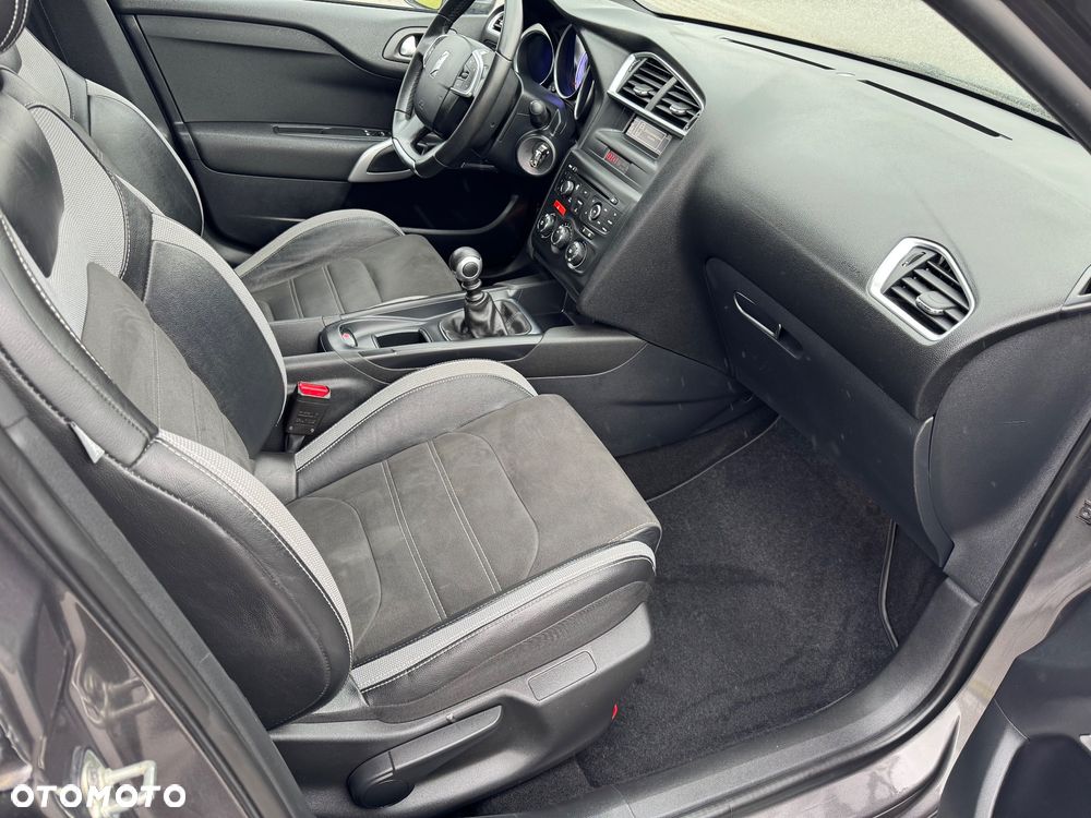 Citroën DS4 e-HDi 115 Chic - 33