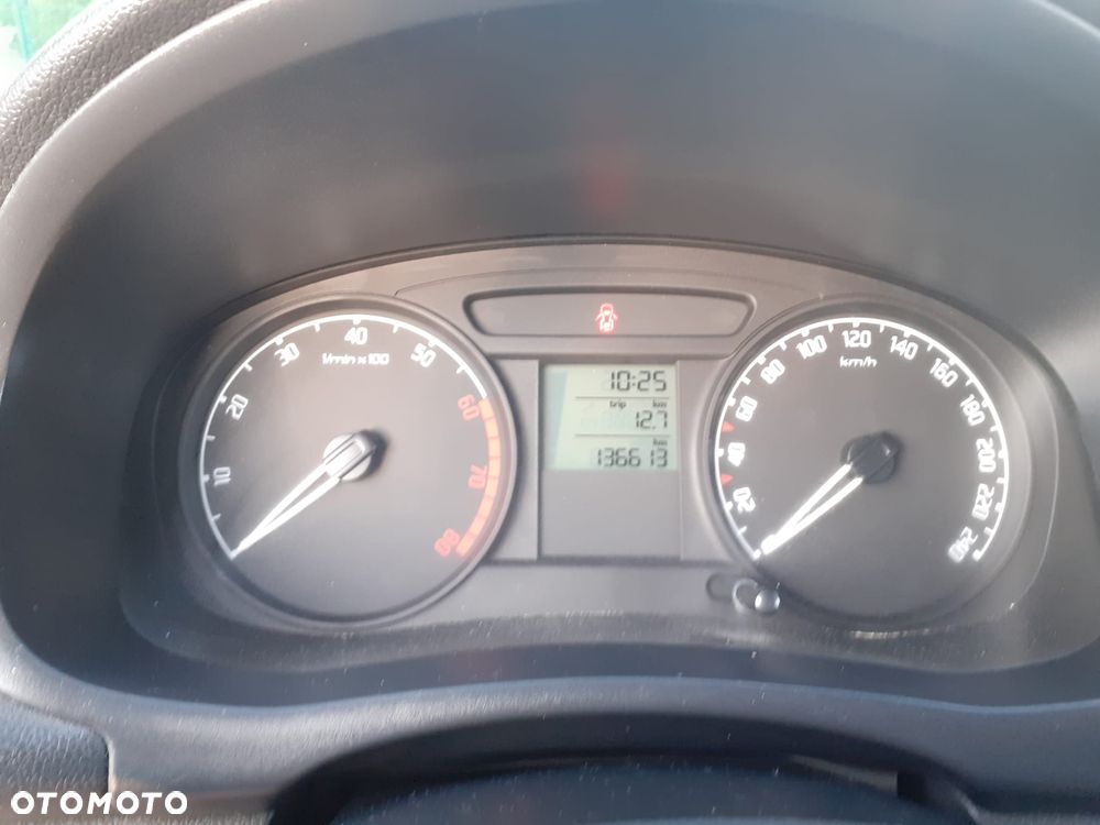 Skoda Fabia 1.2 HTP Ambiente - 15