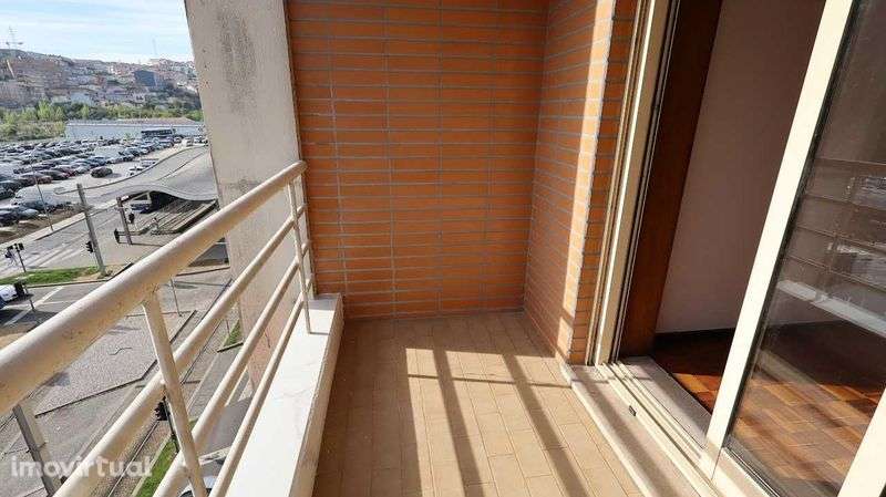 Apartamento T1+1 para Arrendamento na Avenida da República - Grande imagem: 4/10