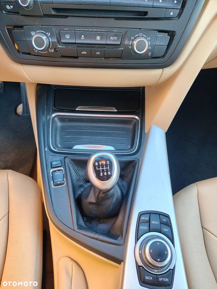 BMW Seria 3 316d - 14