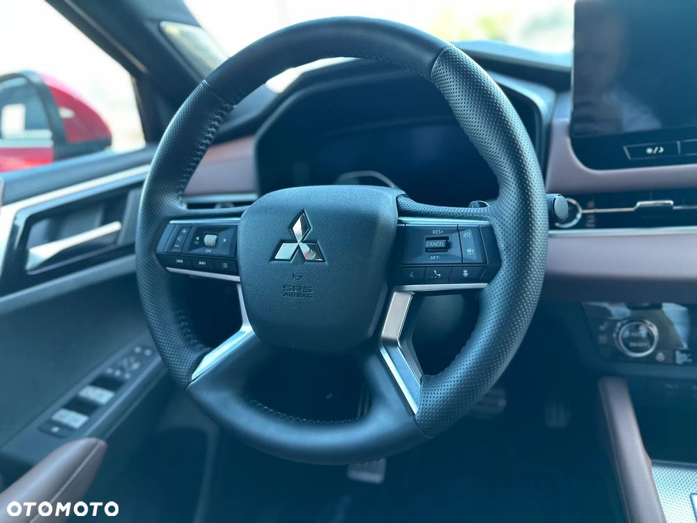 Mitsubishi Outlander Instyle Plus - 17