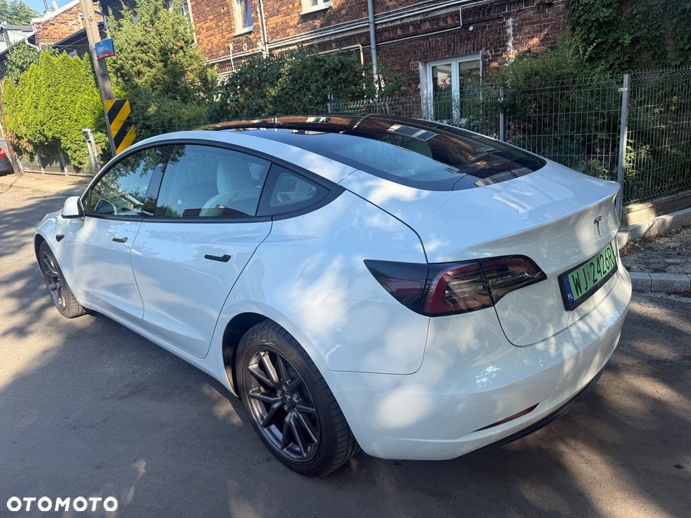 Tesla Model 3 - 7