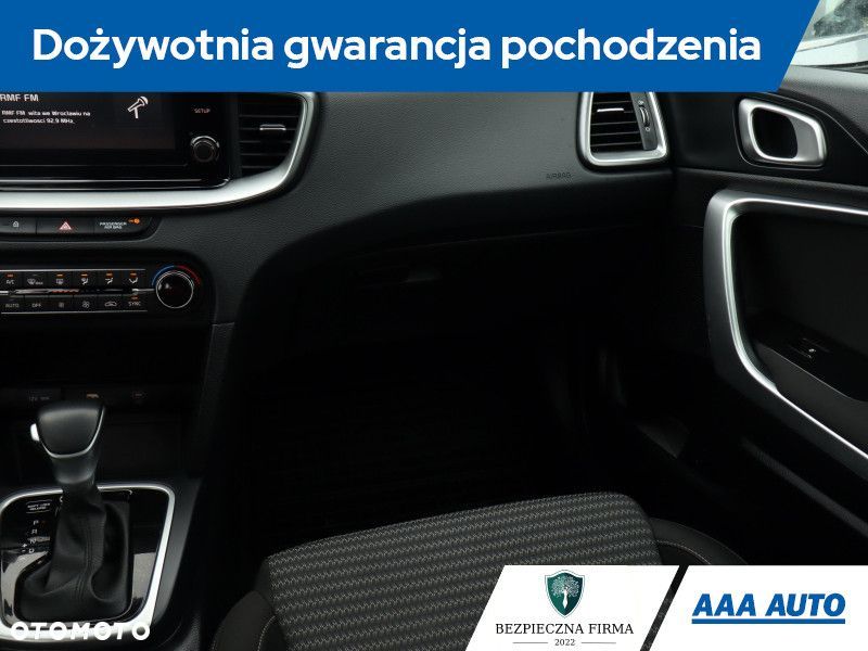 Kia Ceed - 10