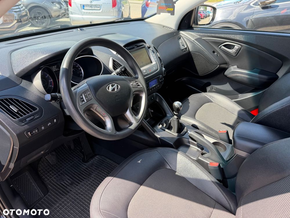 Hyundai ix35 1.6 2WD Fifa World Cup Edition - 11