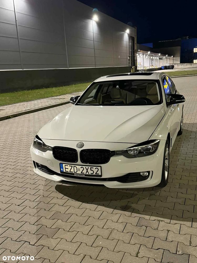 BMW Seria 3 328i Touring xDrive Luxury Line - 7