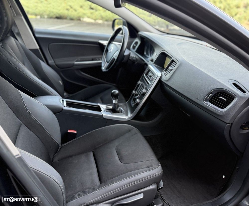 Volvo V60 1.6 D2 Drive Momentum Start/Stop - 18