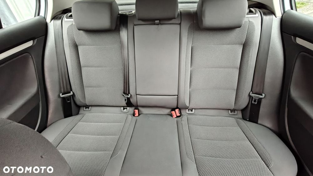 Volkswagen Golf - 5