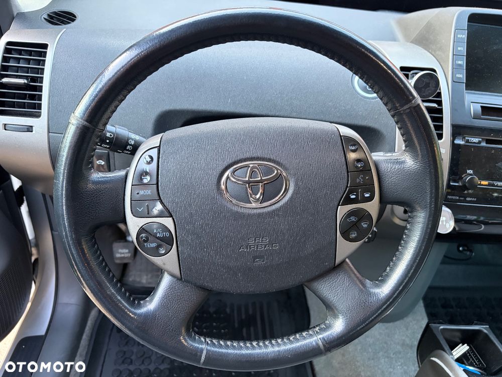 Toyota Prius (Hybrid) Sol - 21