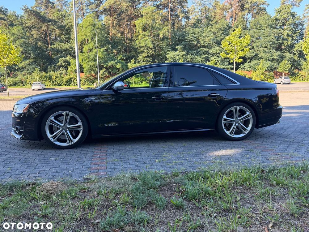 Audi S8 Plus - 1