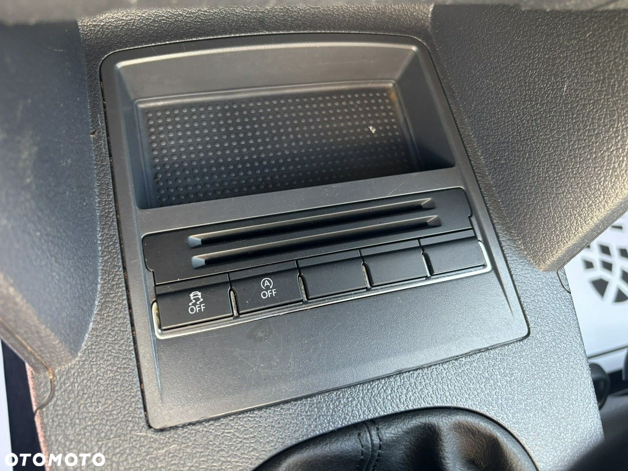 Volkswagen Touran 1.6 TDI DPF BlueMot Comfortline - 23