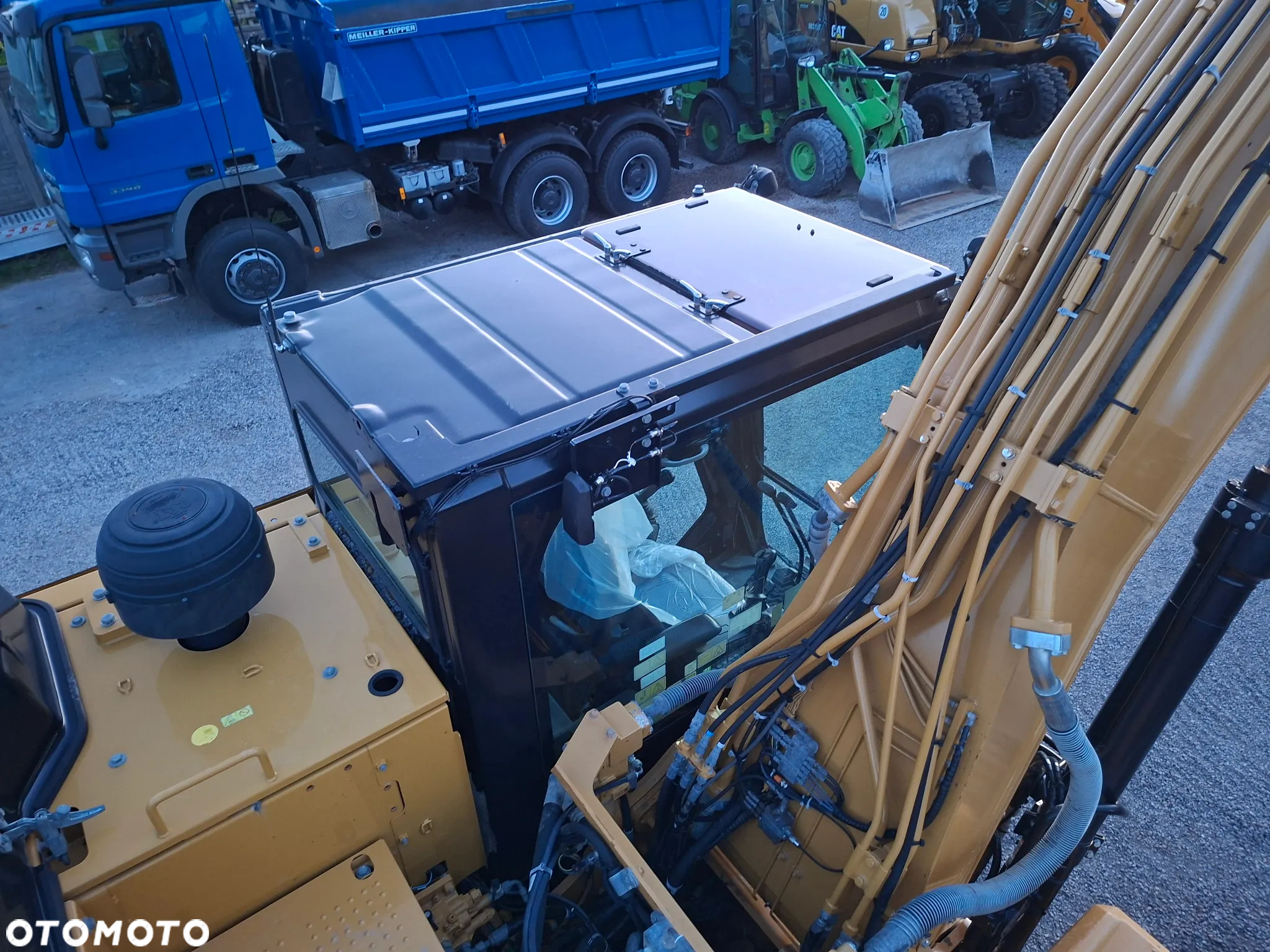 Caterpillar CAT 323 FL - 13