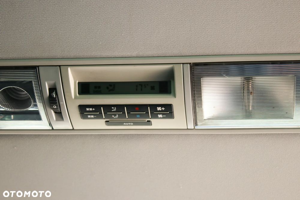 Volkswagen Multivan - 24