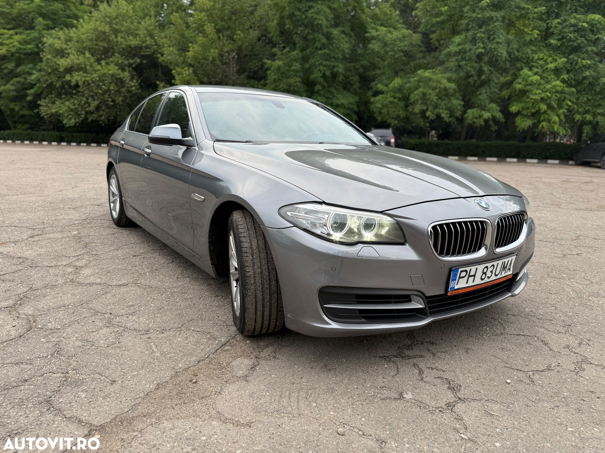 BMW Seria 5 520i Aut. Luxury Line - 2