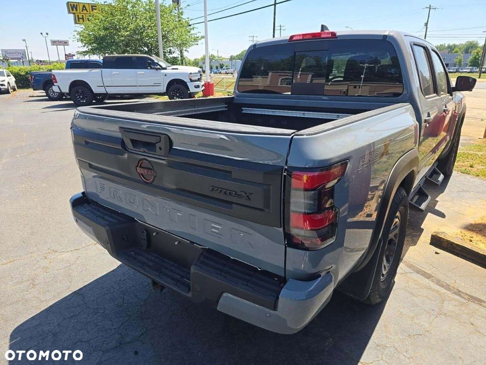 Nissan Frontier - 4