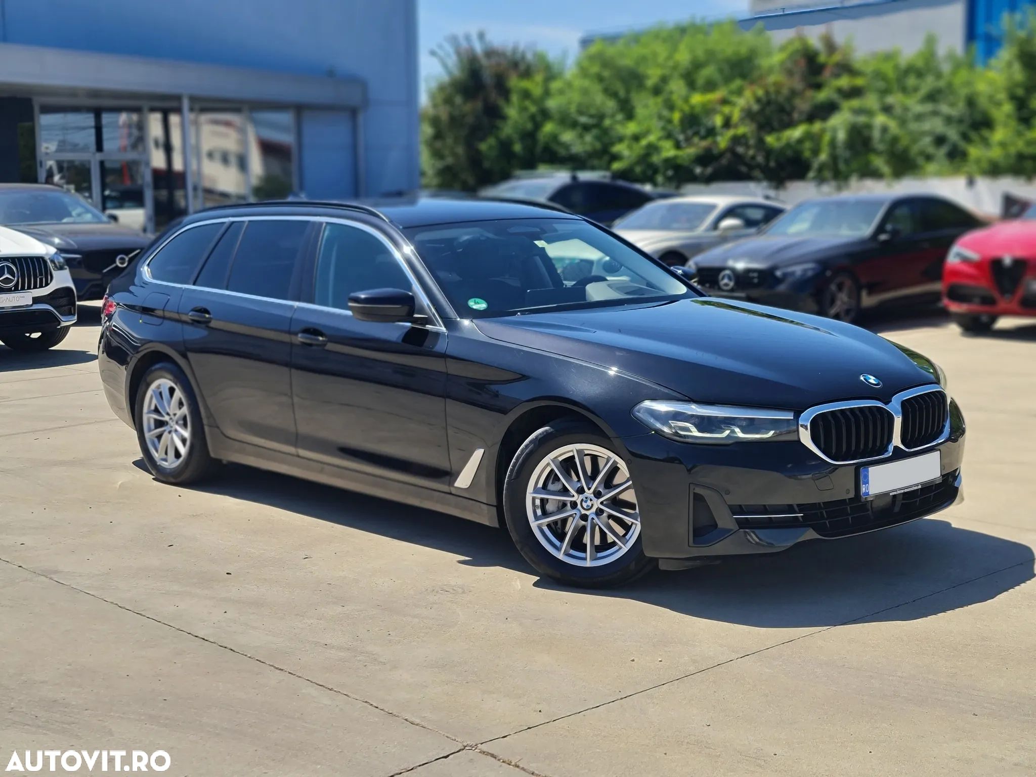 BMW Seria 5 530d xDrive Touring Aut. - 1