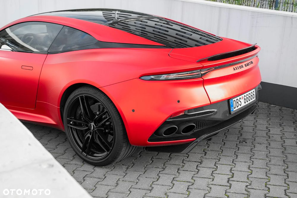 Aston Martin DBS - 8