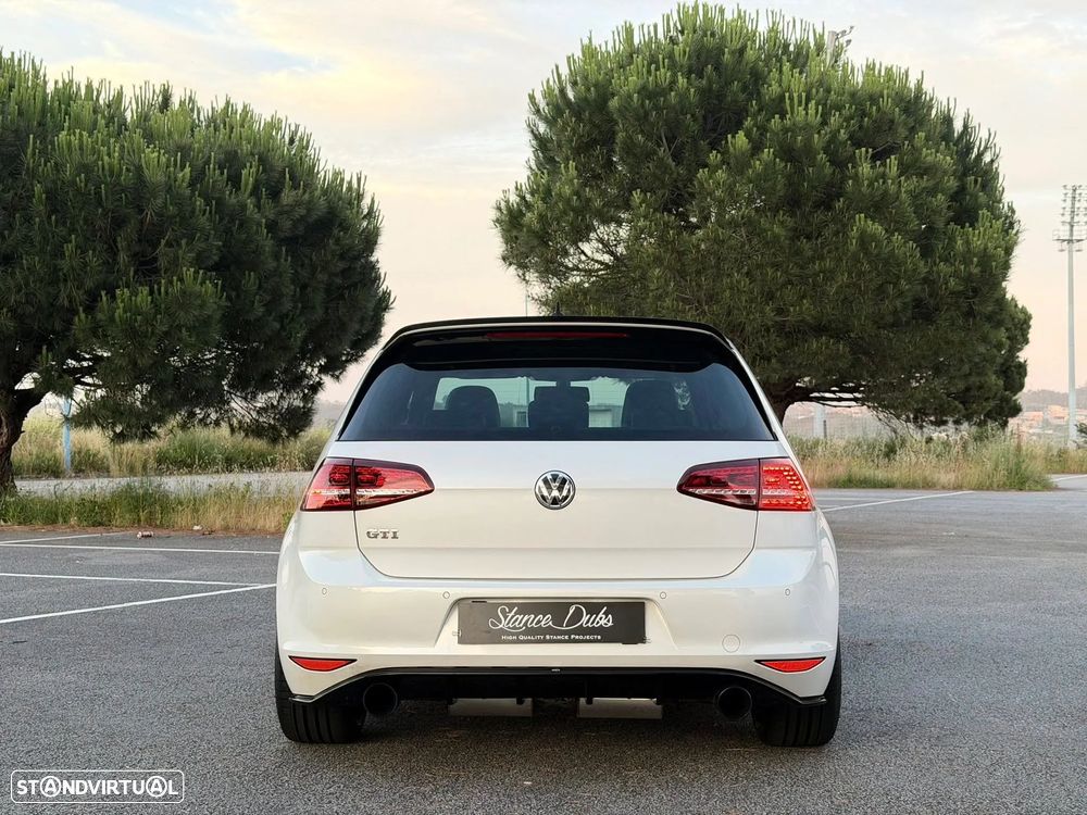VW Golf GTI BlueMotion - 12