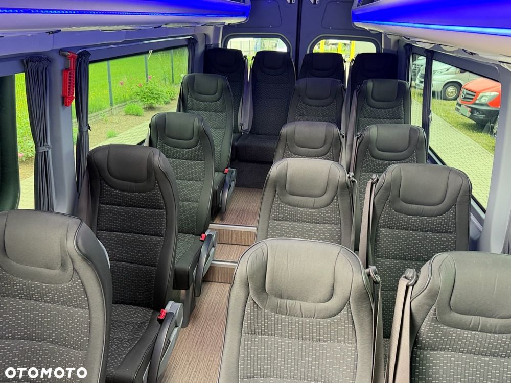 Mercedes-Benz Sprinter 516 - 19