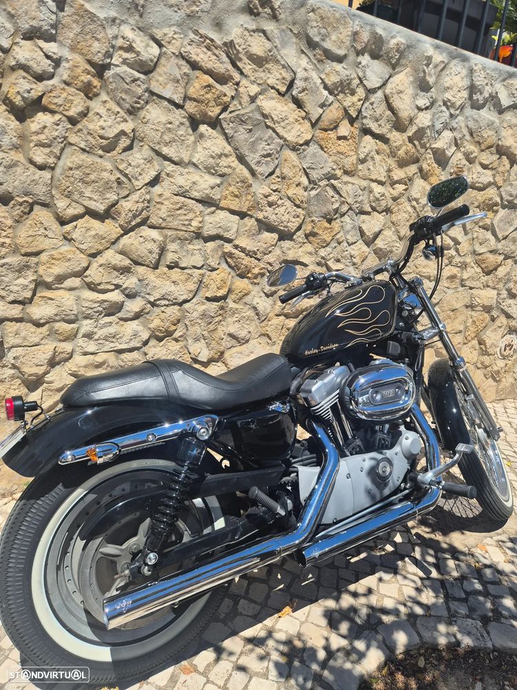 Harley-Davidson 883 Custom - 1