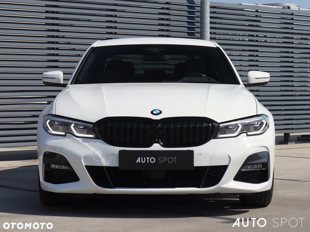 BMW Seria 3 320d xDrive M Sport - 11