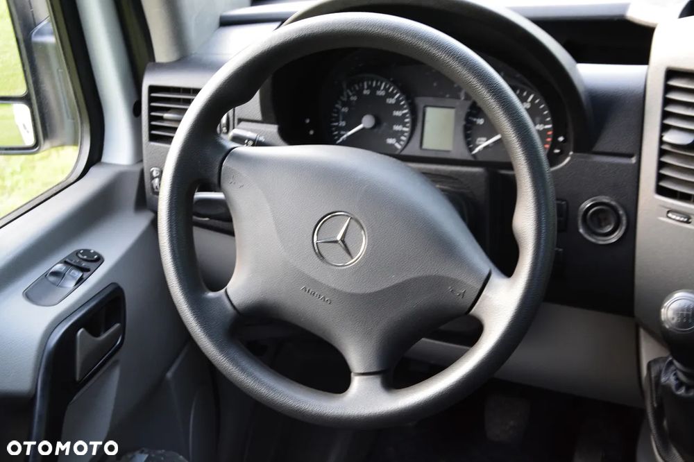 Mercedes-Benz Sprinter 319 CDI Bluetec - 13