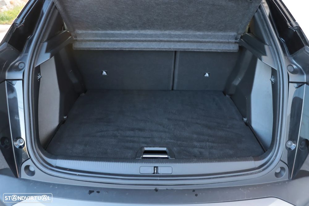 Peugeot 2008 PureTech 130 EAT8 GT - 30