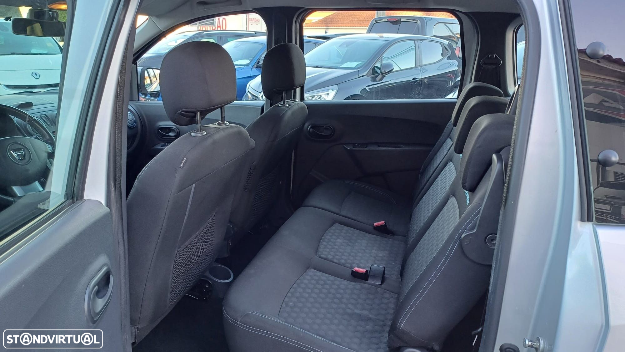 Dacia Lodgy 1.5 dCi Stepway 7L - 18