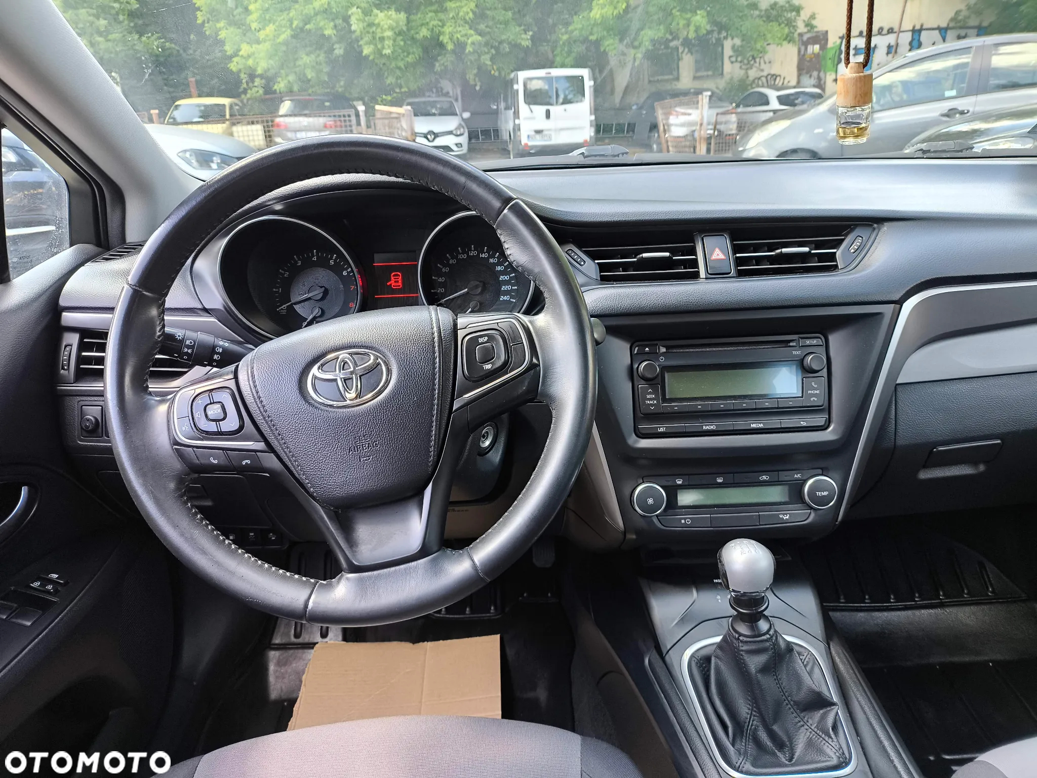 Toyota Avensis 1.8 Active - 20