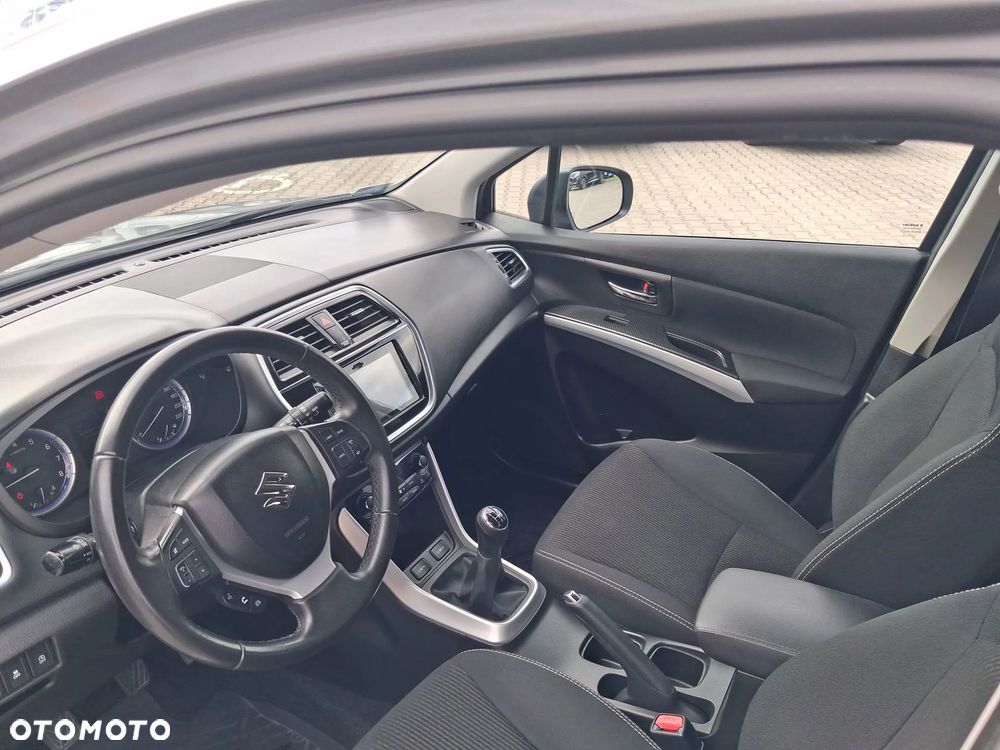 Suzuki SX4 S-Cross 1.0 T Premium - 25