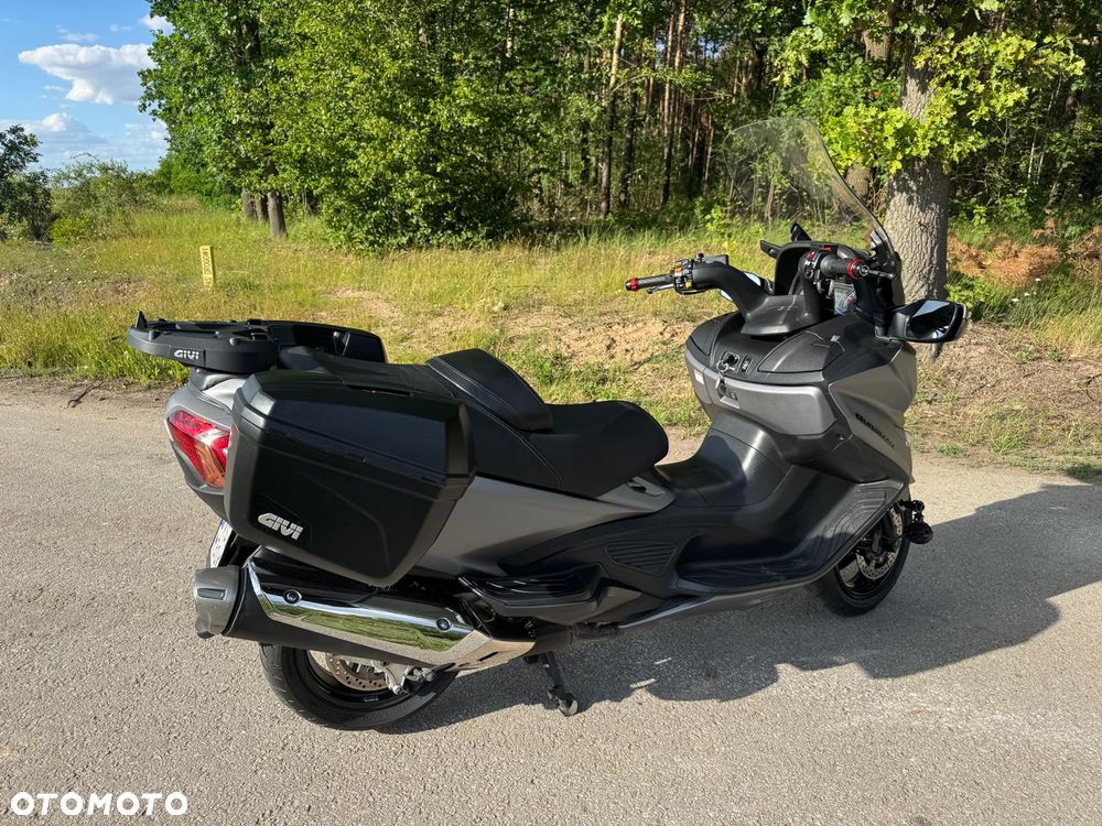 Suzuki Burgman - 4
