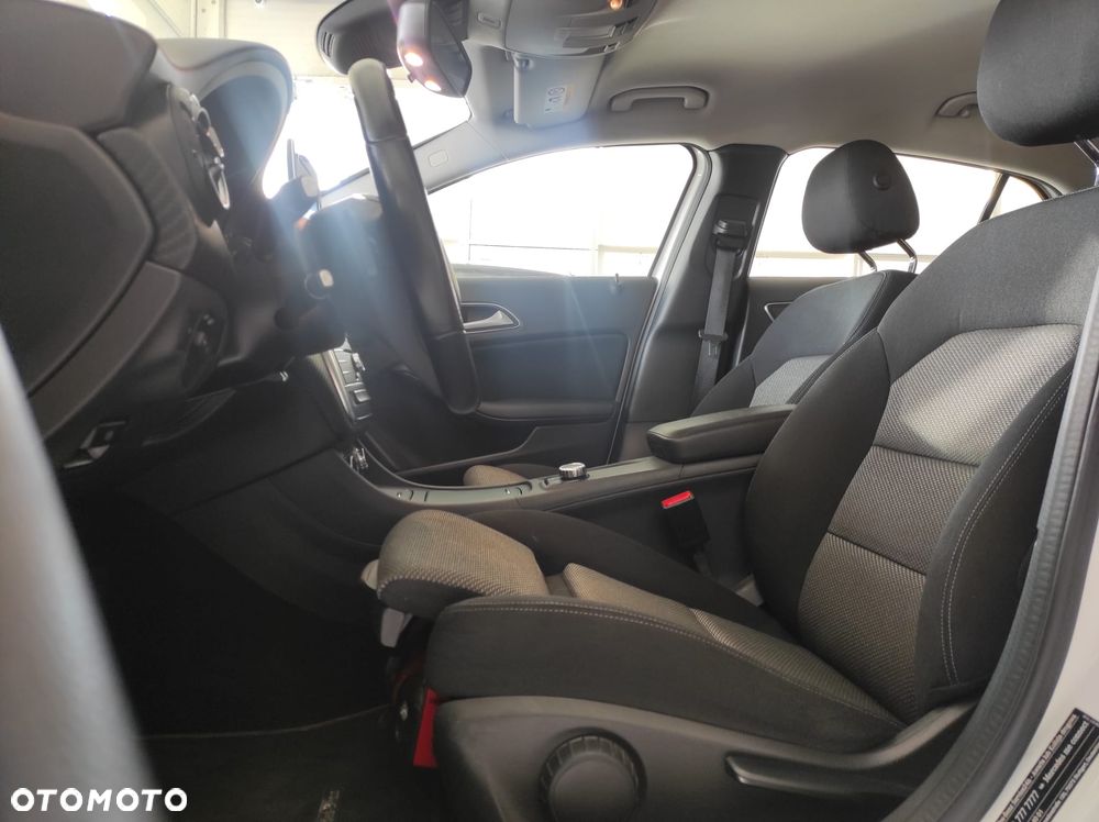 Mercedes-Benz GLA - 7