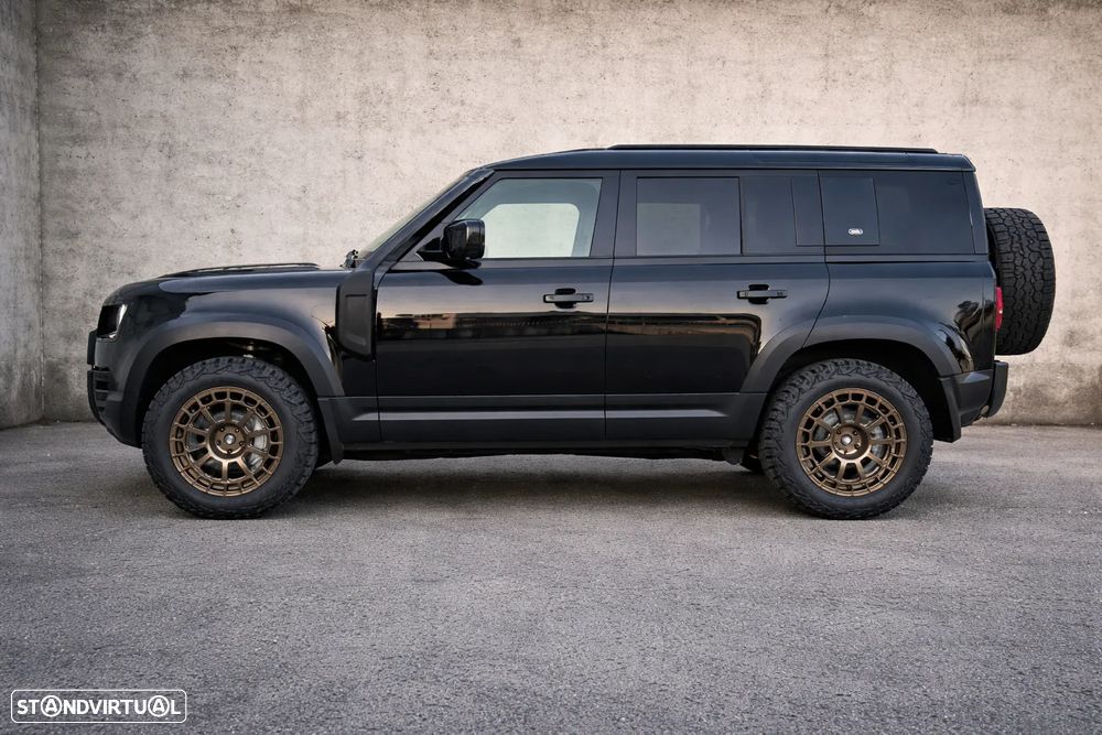 Land Rover Defender 3.0 I6 110 AWD X-Dynamic S - 2