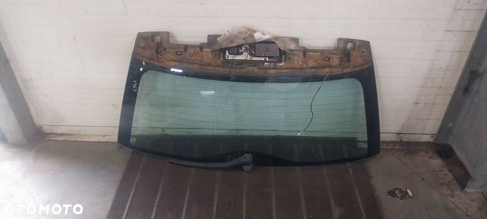 SZYBA TYŁ KLAPY BAGAŻNIKA BMW E46 KOMBI TOURING - 1
