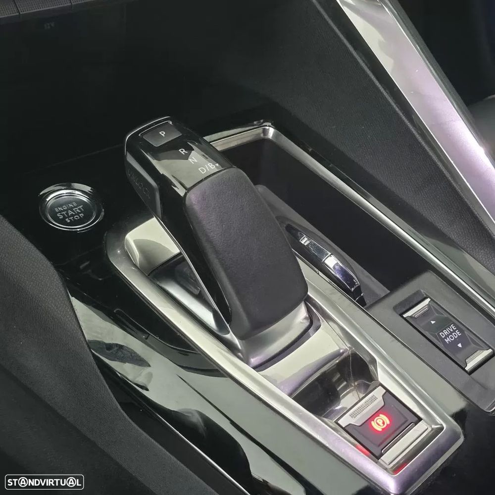 Peugeot 3008 1.6 Hybrid GT e-EAT8 - 31