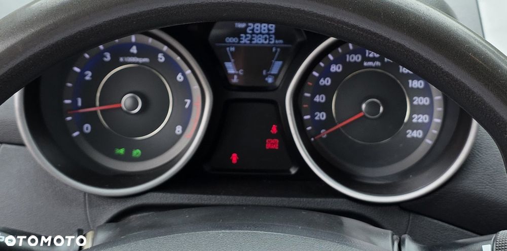 Hyundai Elantra - 10