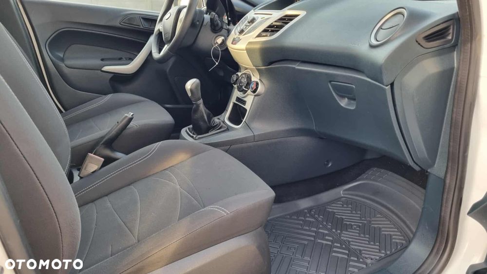Ford Fiesta - 15
