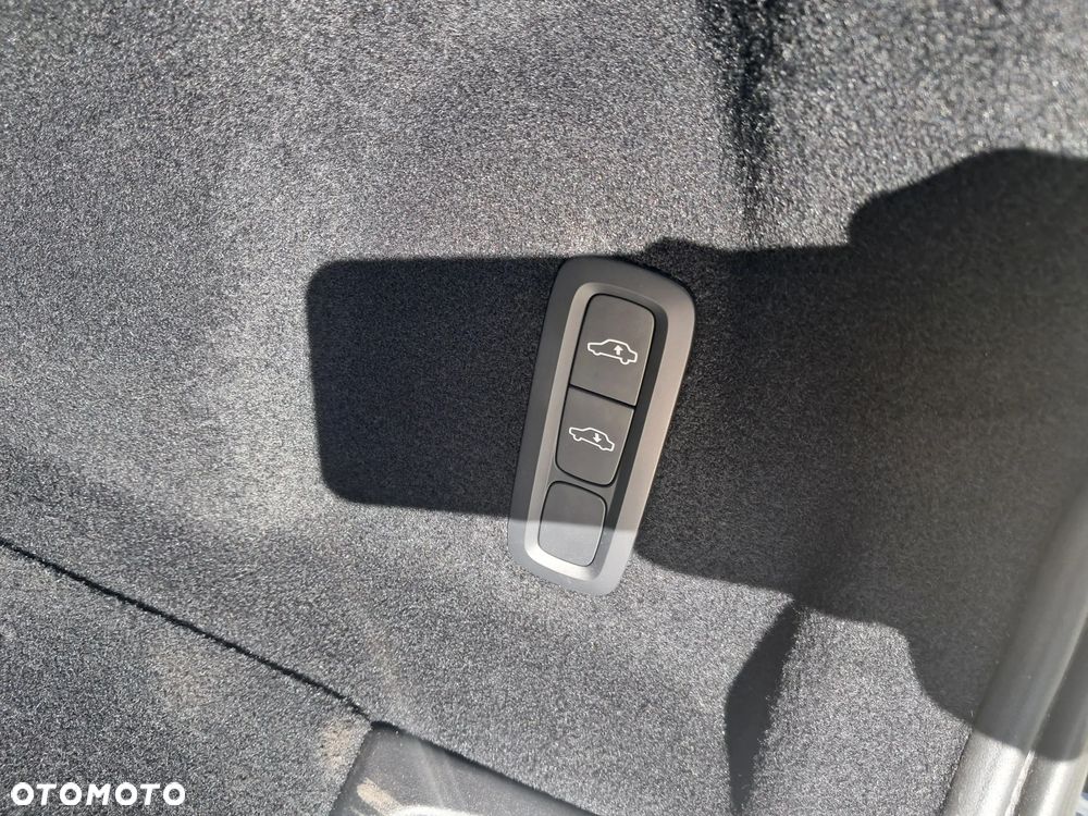 Volvo XC 60 B5 B AWD Ultra Black Edition - 30