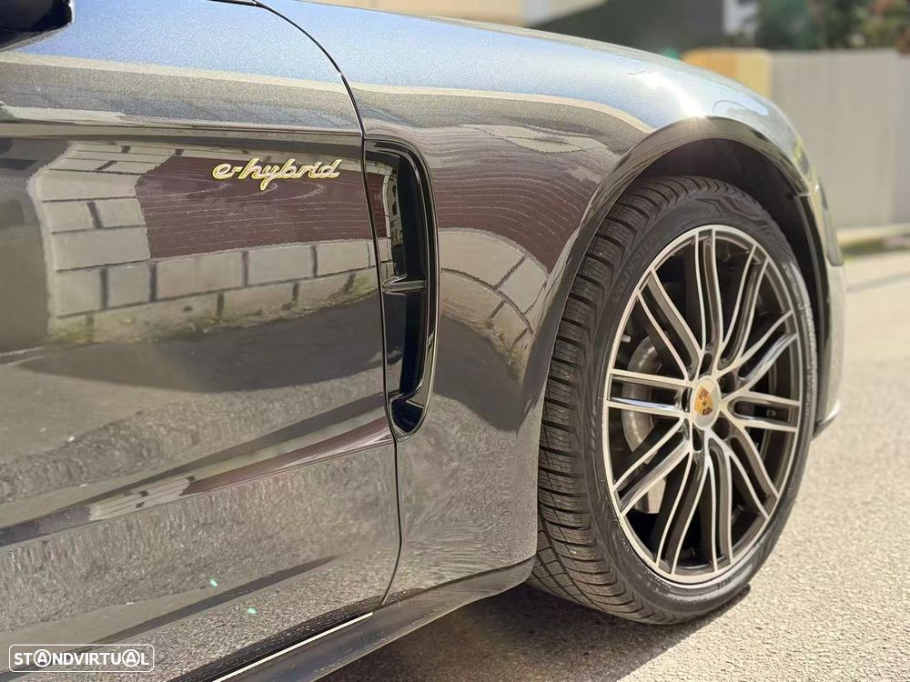 Porsche Panamera 4 E-Hybrid Platinum Edition - 4