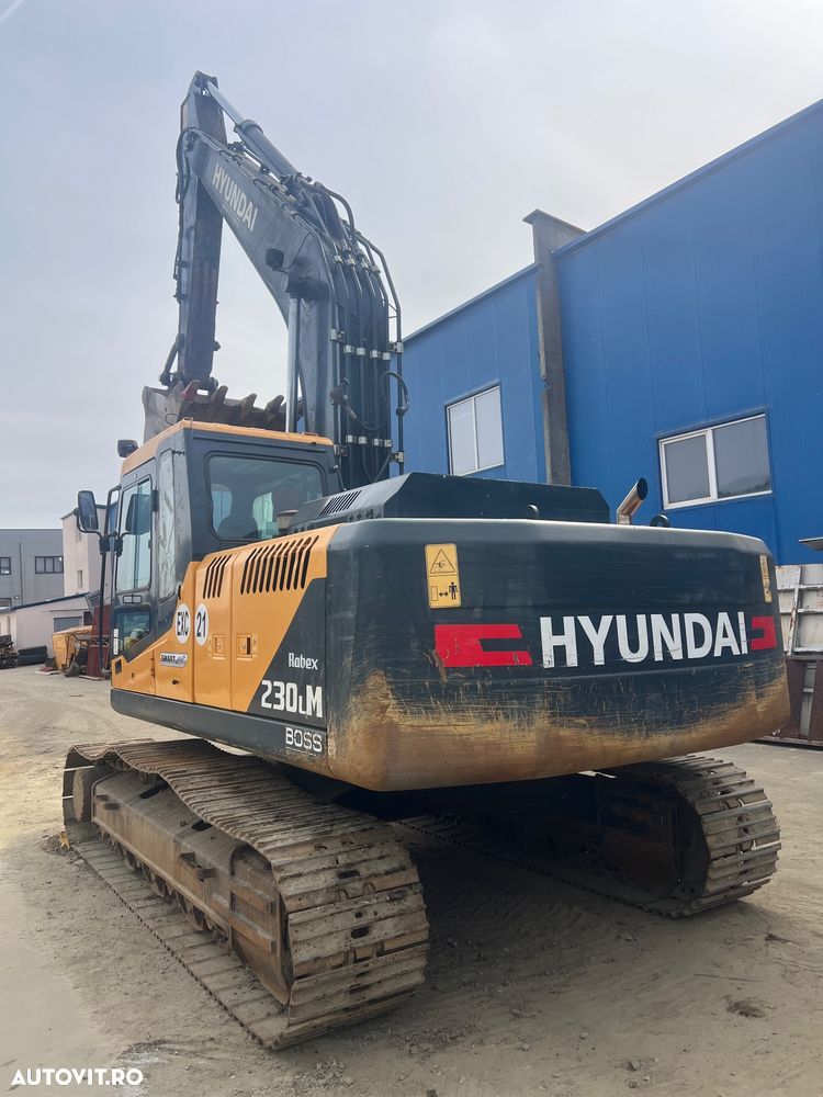Hyundai R230 LM - 8