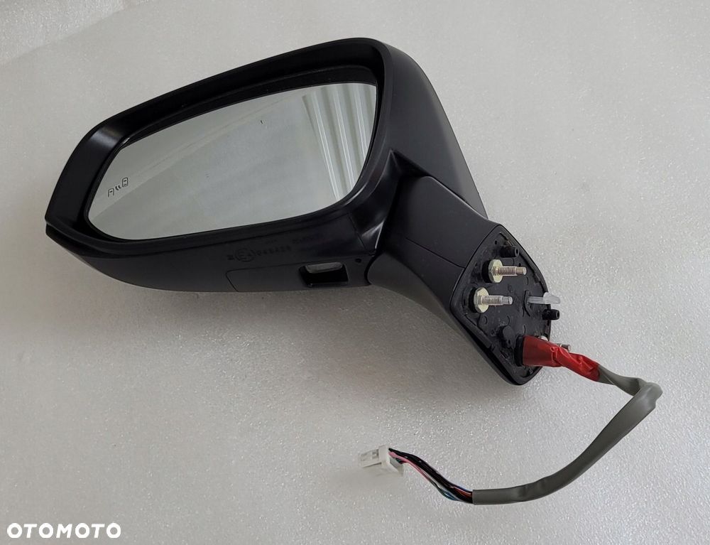 LUSTERKO LEWE TOYOTA RAV4 V 12PIN 2018- - 2