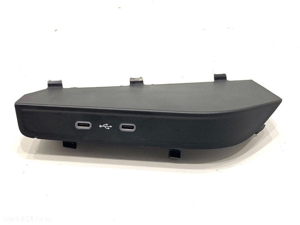 GNIAZDO USB  SKODA KAMIQ (NW4) 2019 - 2022 1.5 TSI 110 kW [150 KM] benzyna 2019 - 2022 657035700 - 1